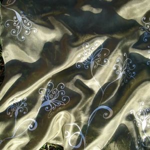 Kézzel festett selyem kiskendő - Rhea