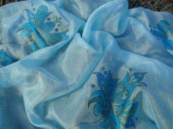 Kézzel festett selyemkendő Lúcia