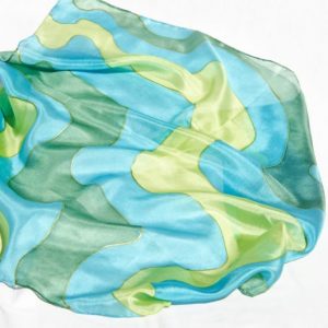 Kézzel festett selyemkendő hullámos-kék-zöld