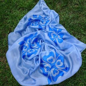 Kézzel festett selyemsál-kék